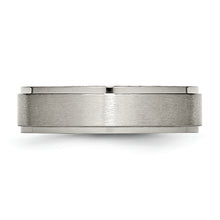 Load image into Gallery viewer, Titanium Ridge Edge 6 mm Brushed &amp; Polished Ring